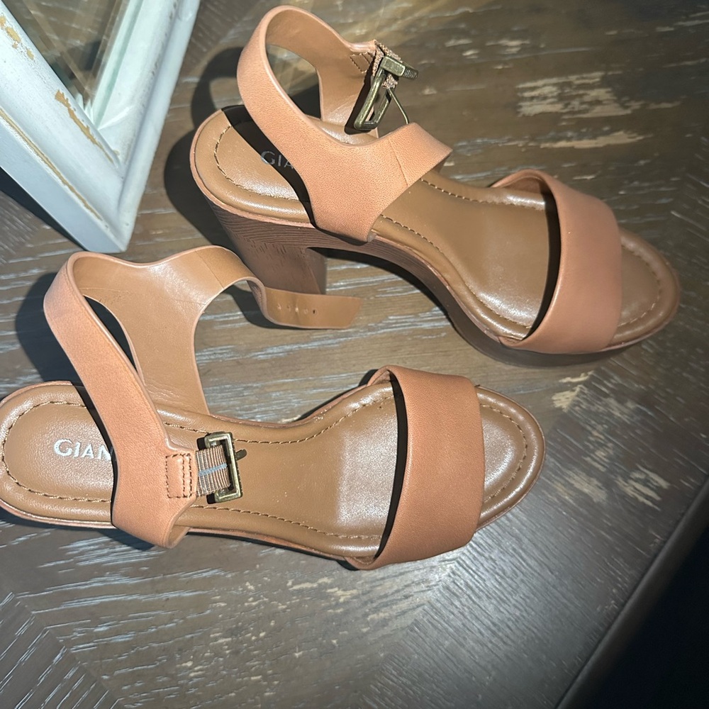 Gianni Bini Brown Heels